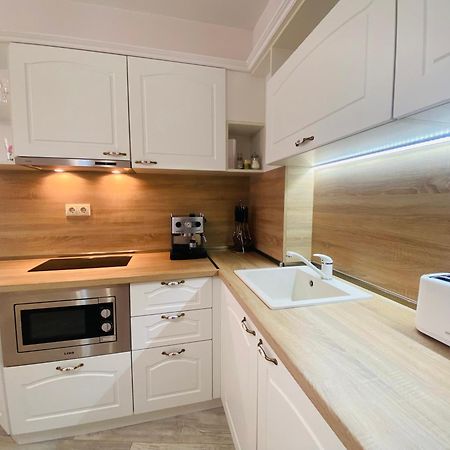 1Bd Ap In La Mer Complex Private Beach And Pool Golden Sands Εξωτερικό φωτογραφία