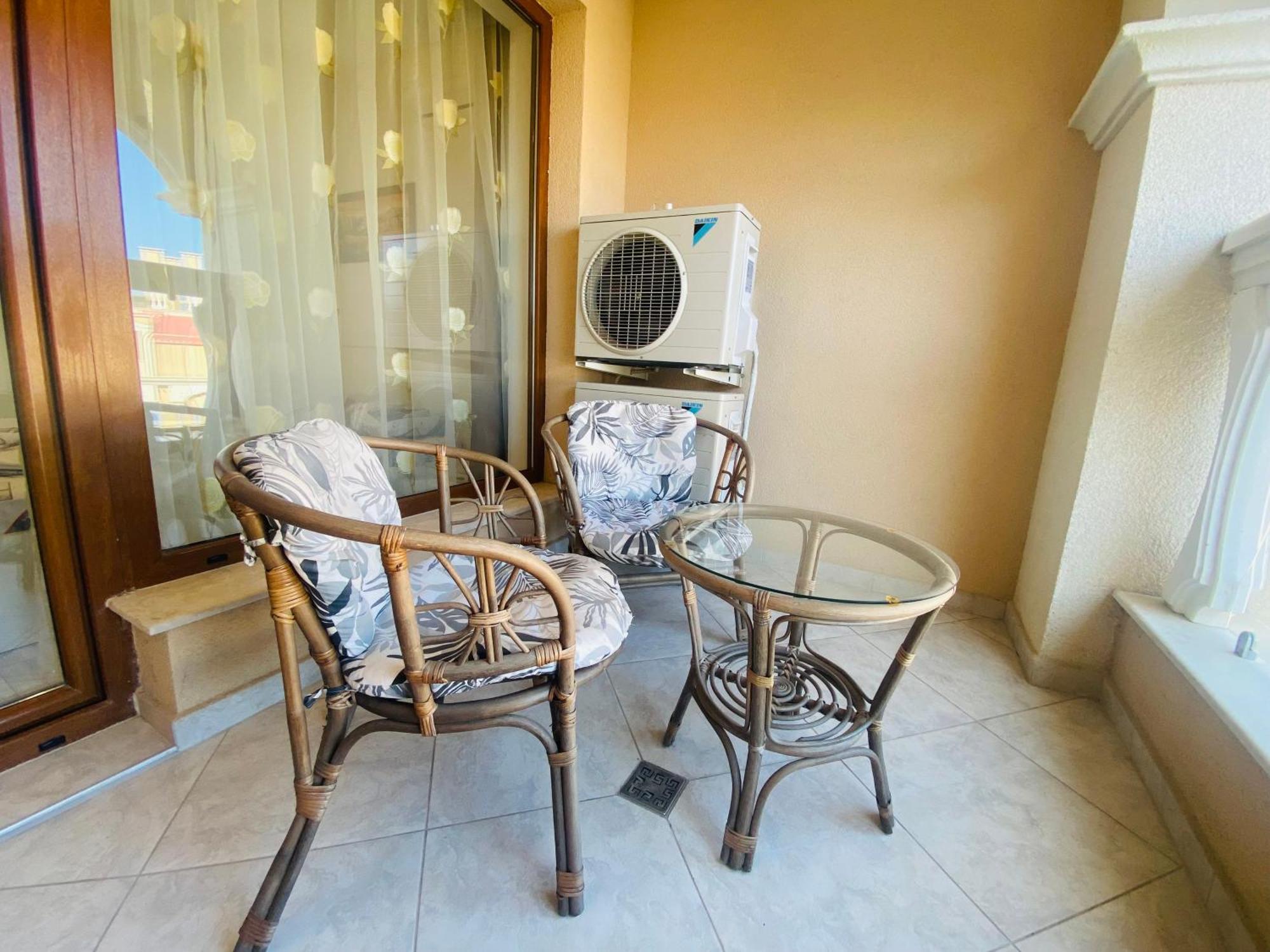 1Bd Ap In La Mer Complex Private Beach And Pool Golden Sands Εξωτερικό φωτογραφία