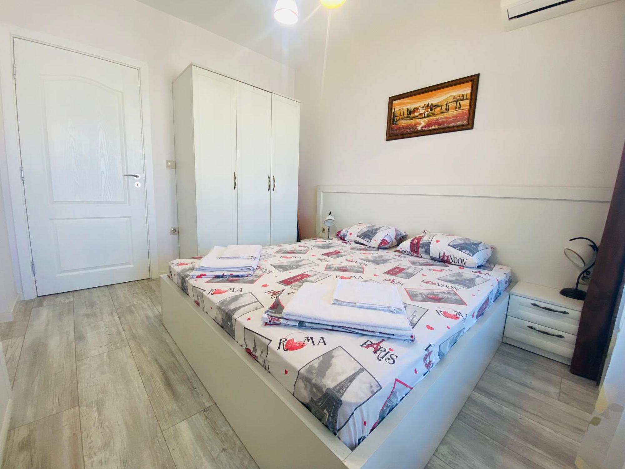 1Bd Ap In La Mer Complex Private Beach And Pool Golden Sands Εξωτερικό φωτογραφία