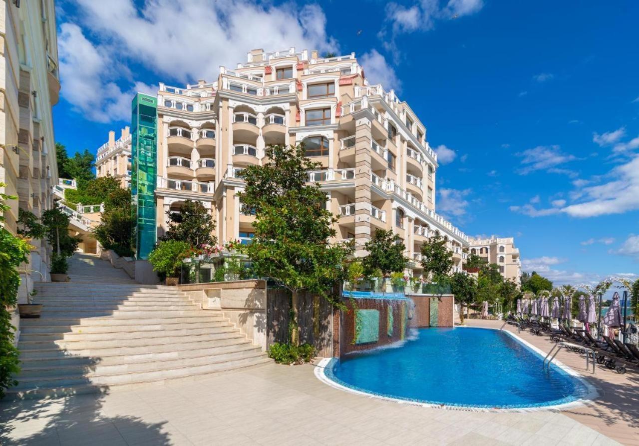 1Bd Ap In La Mer Complex Private Beach And Pool Golden Sands Εξωτερικό φωτογραφία