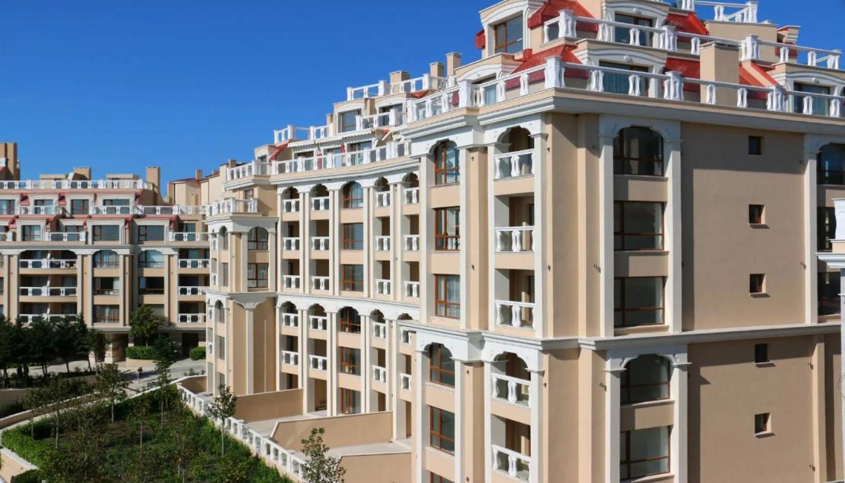 1Bd Ap In La Mer Complex Private Beach And Pool Golden Sands Εξωτερικό φωτογραφία